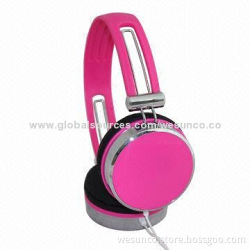 Popular computer headphone with long cable, also suitable for iPod, iPhone and iPad